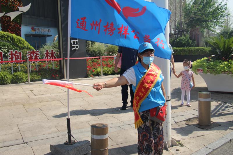 <strong>美女羞羞操逼逼</strong>